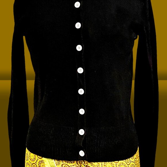 Voodoo Vixen “Winifred” 1950s Inspired Button-Down Sweater - Picture 2 of 4